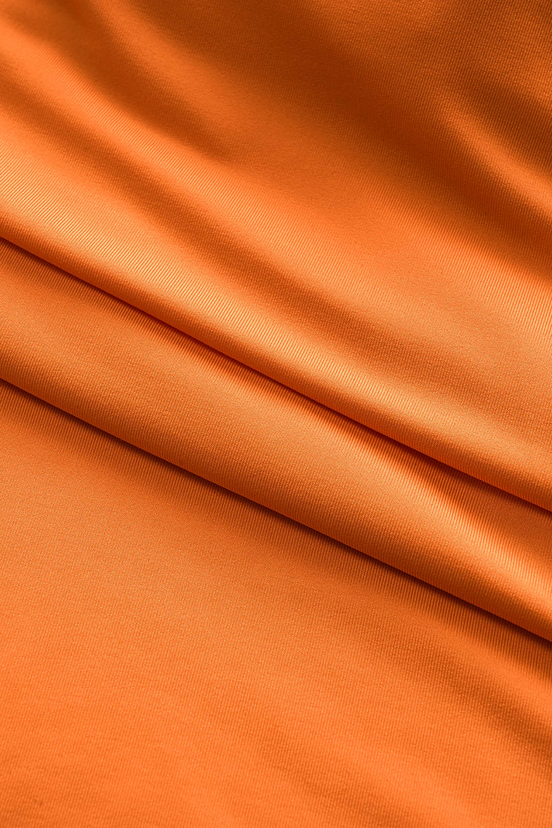 Sunset Crush: Saten Sırt Dekolteli Set